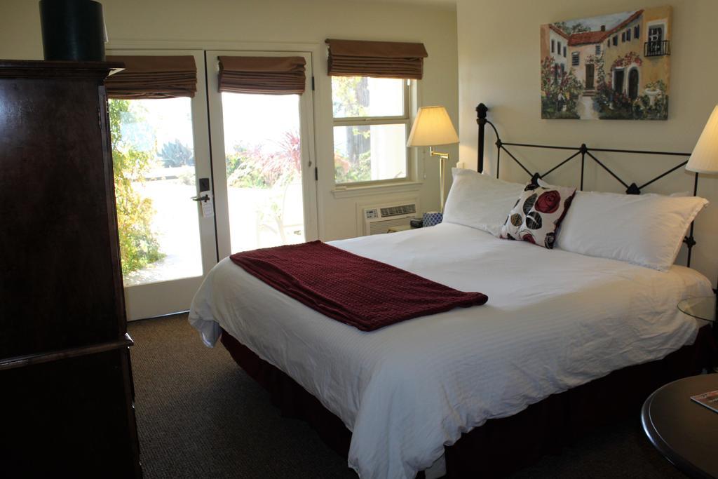 Back Bay Inn Los Osos Exteriör bild